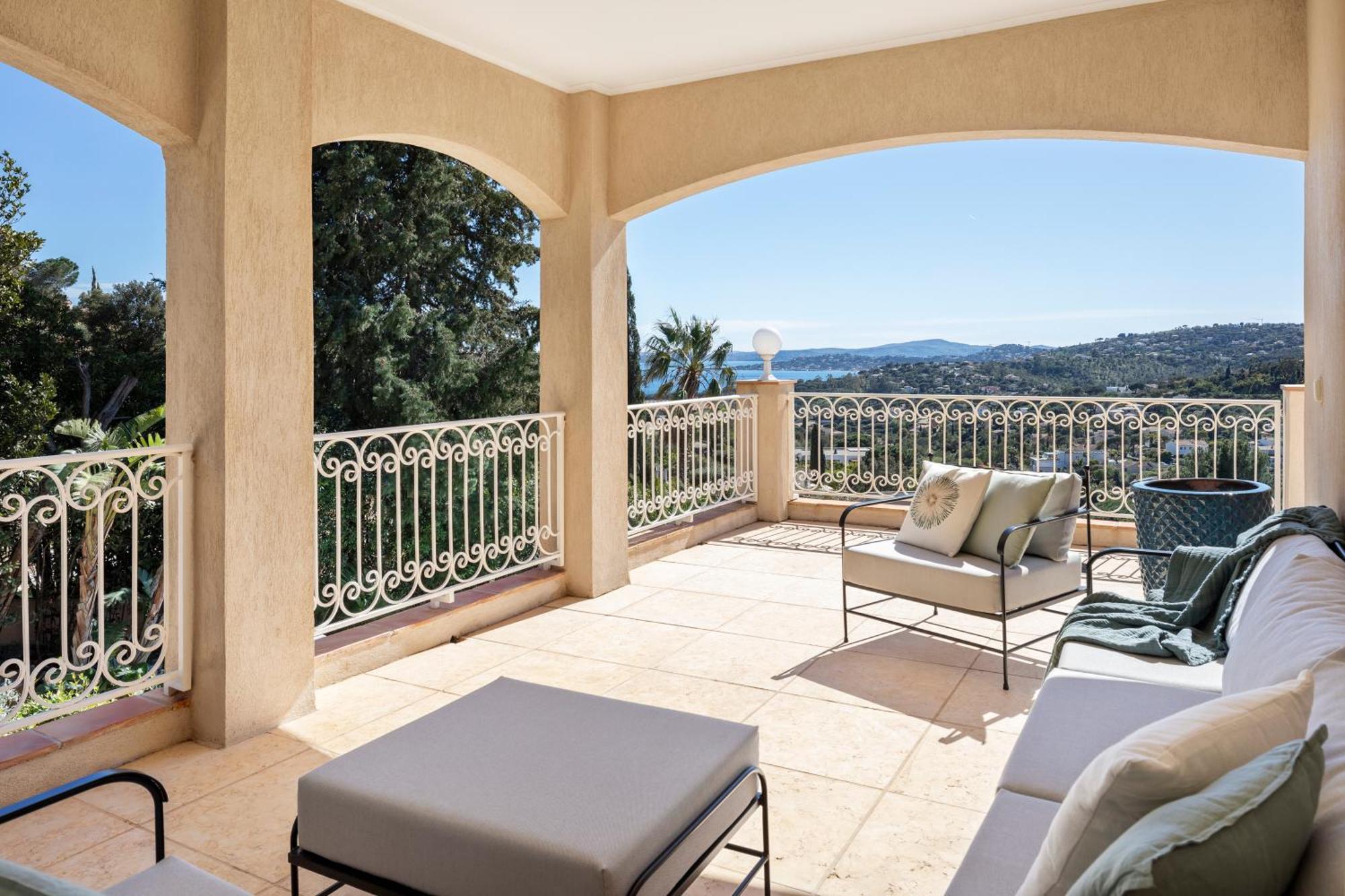 Villas Raphael เลอิสซ็องเบรอ ภายนอก รูปภาพ