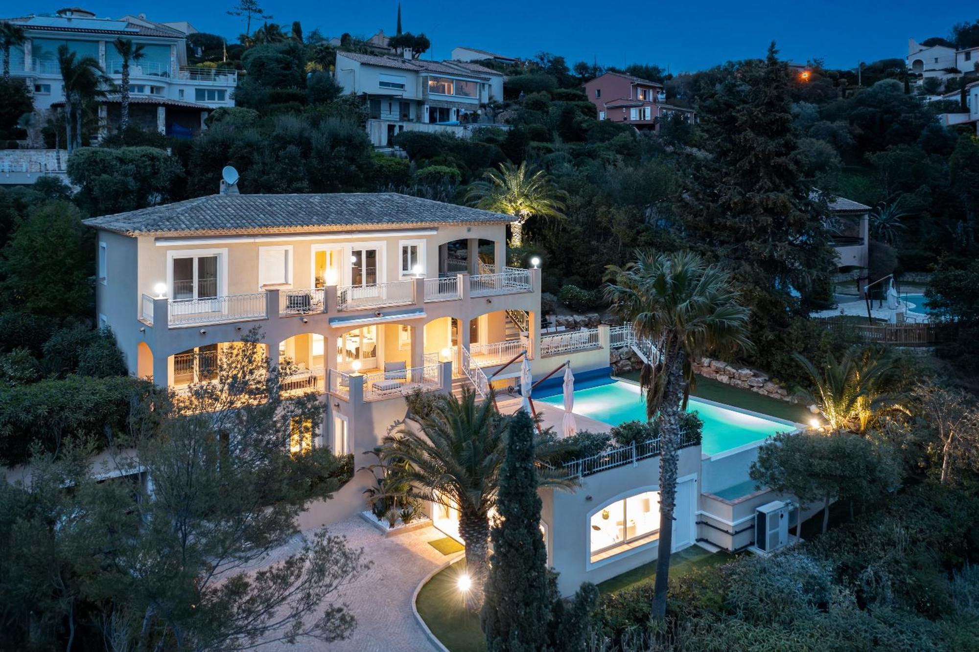 Villas Raphael เลอิสซ็องเบรอ ภายนอก รูปภาพ